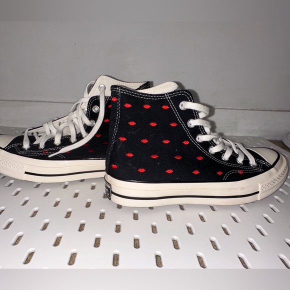 Converse shoes - Picture 4 of 8